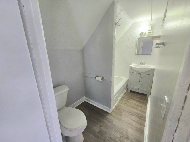 Photo - 25 Saltonstall St Unit Upstairs