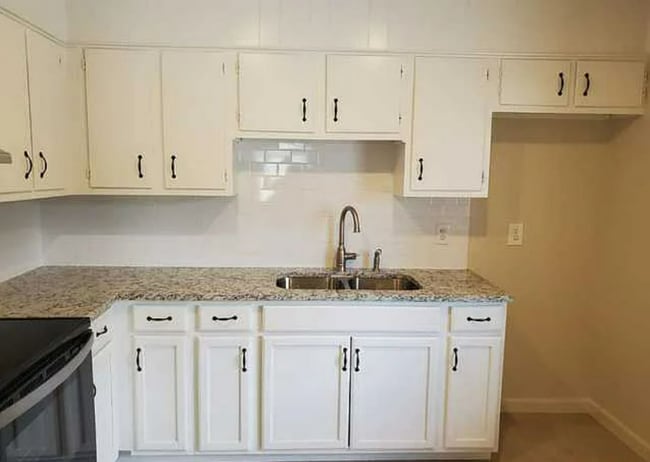 Photo - 607 W Byrd Blvd