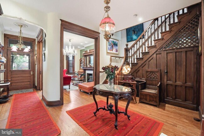 Photo - 2310 1st St NW