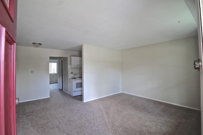 Photo - 250 Teddy Ave