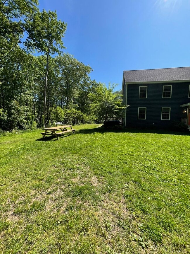 Photo - Huge House tucked in a great part of the York, Maine, close to the tolls for easy access!