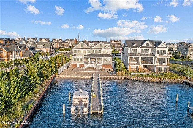 Photo - 1200 Bay Ave