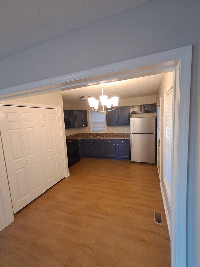 Photo - 2 Bedrooms 1 Bathroom Duplex