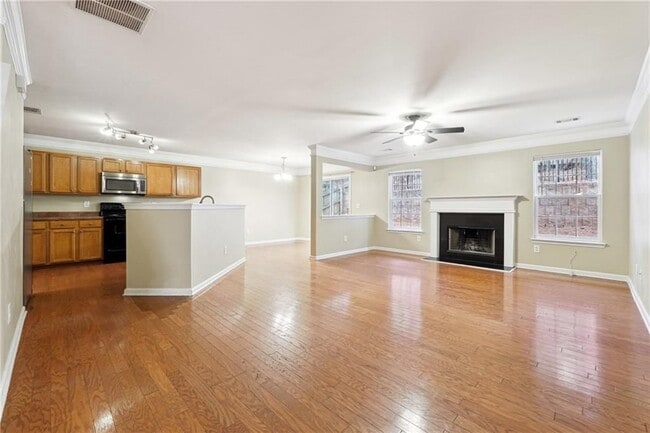 Photo - 3050 Centerglen Ln