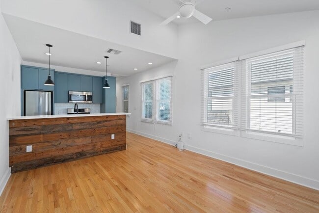 Photo - 4006 Avenue C