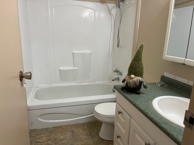 Photo - 1 Bed 1 Bath Unit in Red Deer, AB Unit 307