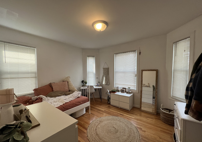 Building Photo - 38 Gorham St Unit 1 Rental