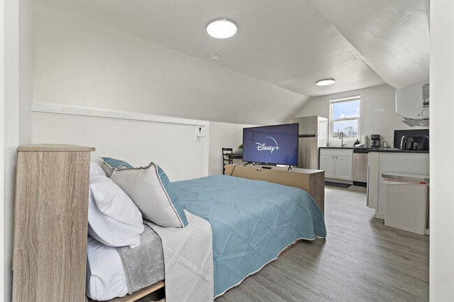 Building Photo - 523 18th Ave S Unit ID1308965P Rental