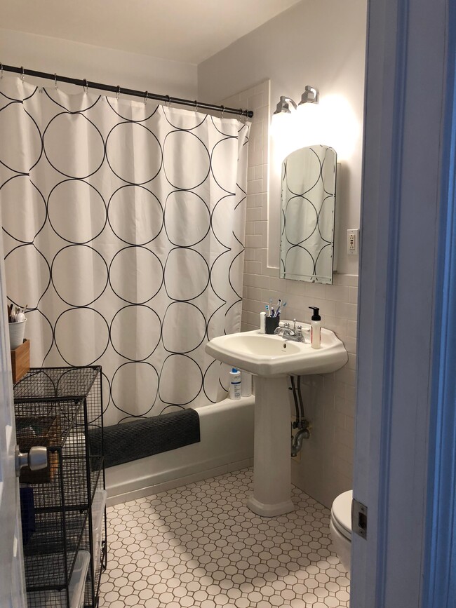 Photo - 214A 31st St Unidad #2