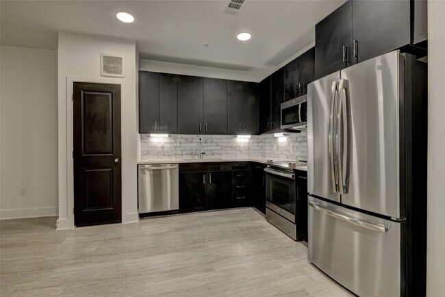 Photo - 6400 Washington Ave