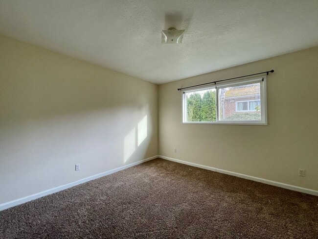 Photo - Gresham Duplex with Private Yard and a Single Car Garage! Gresham Station! Unit 882