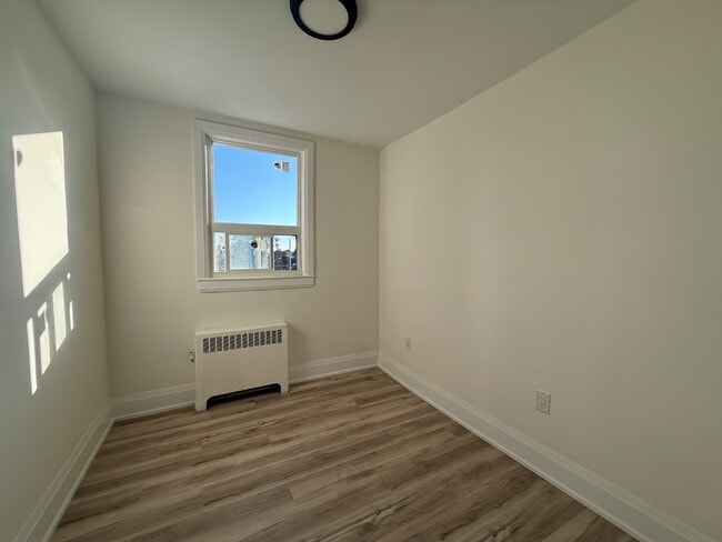 Photo - 611 Concession St