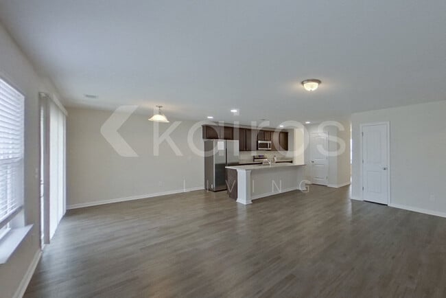 Photo - 100 St Matthew Wy