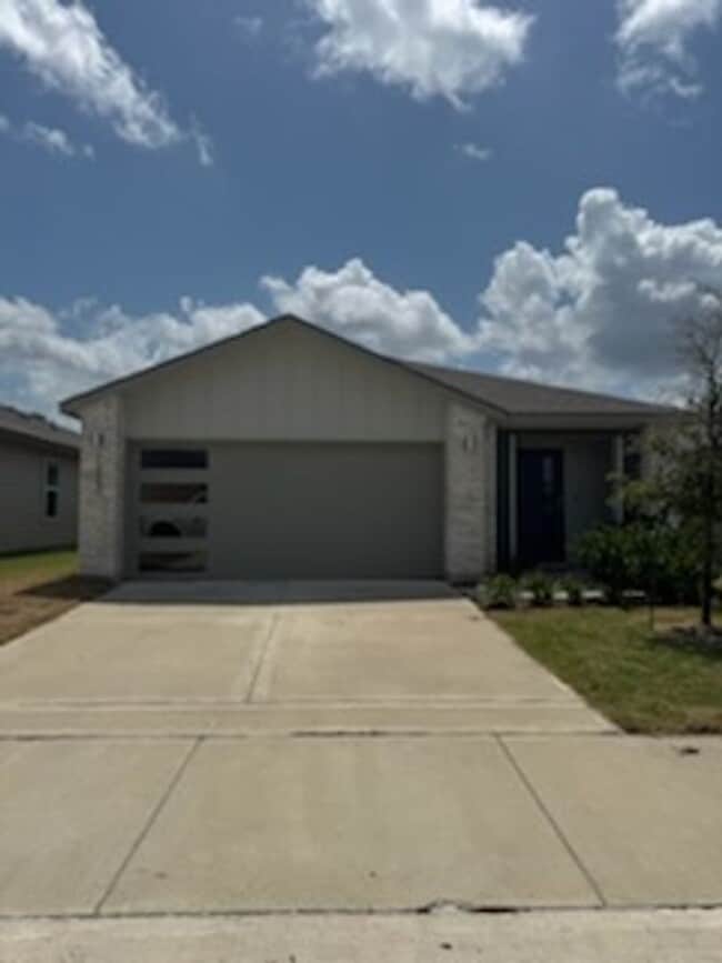 3 Bedroom, 2 Bath in Midtown Subdivision C... - 3 Bedroom, 2 Bath in Midtown Subdivision C... Casa