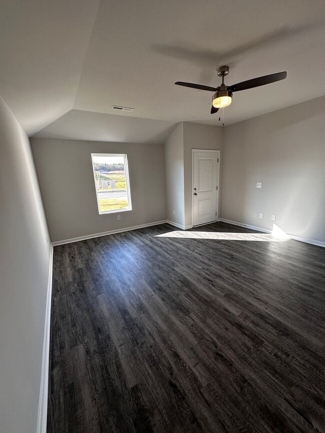 Photo - 2025 New Build Home for Rent!