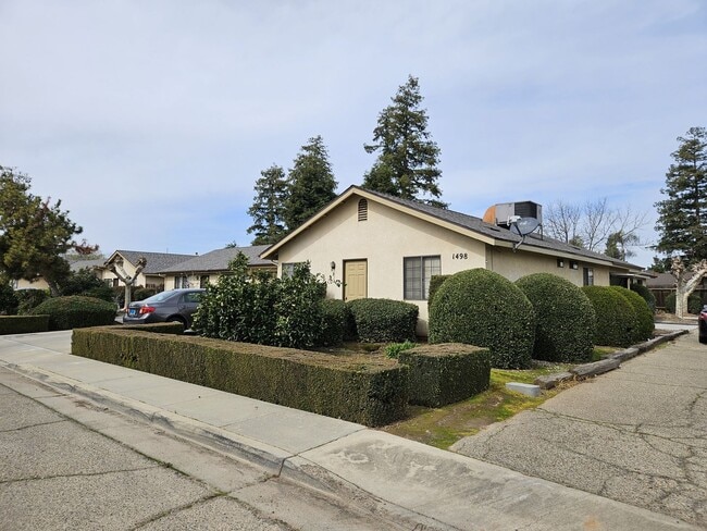 Building Photo - 1498 E Carolyn Ln Unit 1498 E Carolyn C