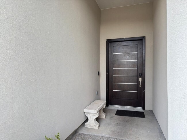 Photo - 6002 Amir Dr