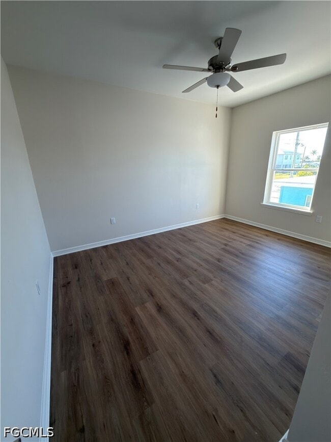 Photo - 2381 Oleander St