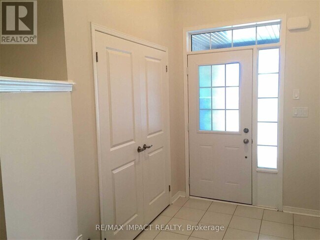 Photo - 20 Rimrock Cres