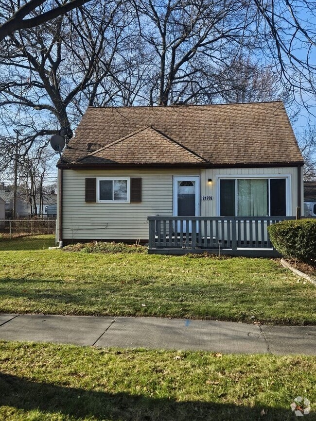 Building Photo - 4 bedroom - Garage- Section 8 Accepted. Rental