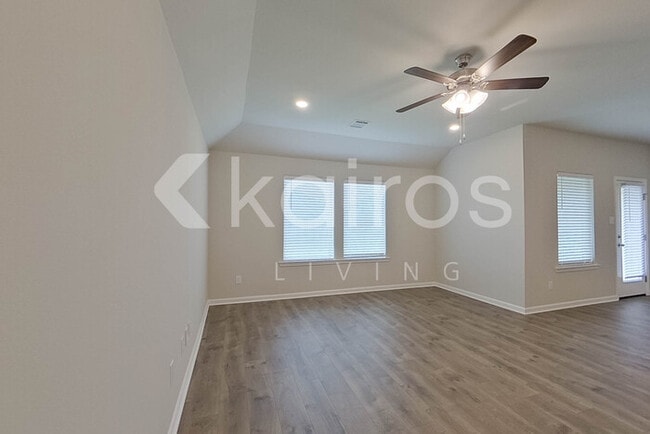 Photo - 120 ORTHELLO COURT