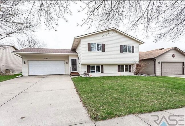 Photo - 2720 S Maywood Dr