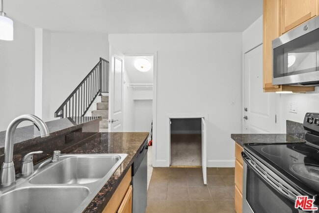 Photo - 10982 Roebling Ave Unit 566