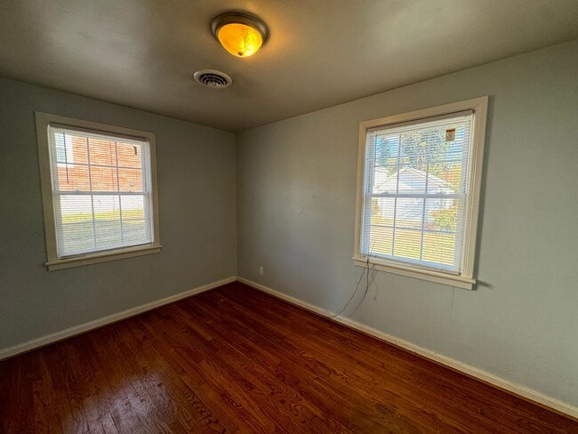 Photo - Lovely Home in Fort Hill Area