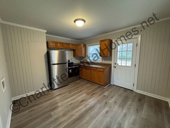 Photo - Brick Ranch home Convenient location