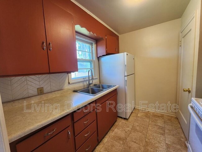 Photo - 2201 N 65th St