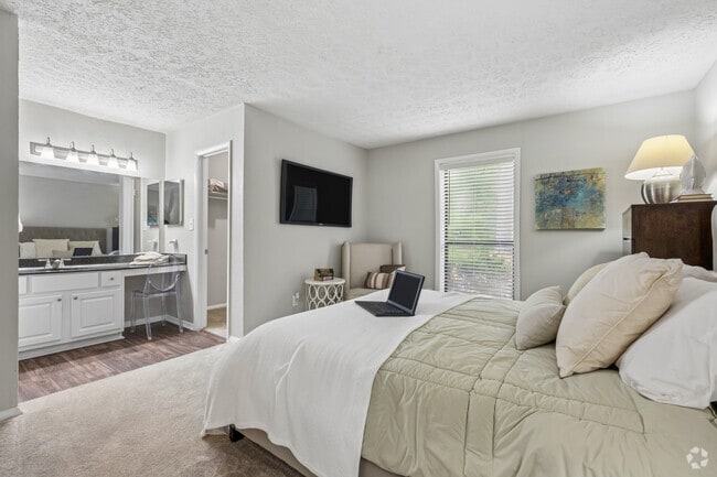 2BR, 2BA - 1,227SF - Primary Bedroom