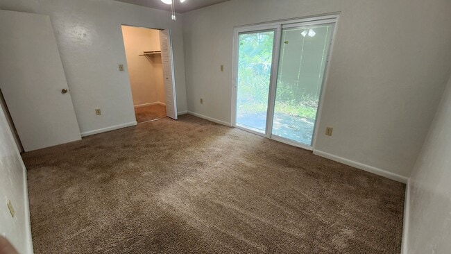 Building Photo - 1239 NW 42nd Ave Unit 1