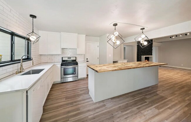 Photo - 610 W Fairview St