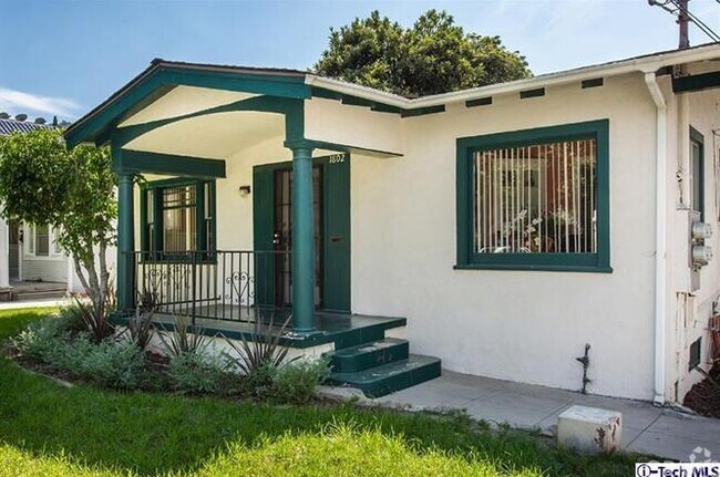 Building Photo - 1802 E Glenoaks Blvd Unit Front House