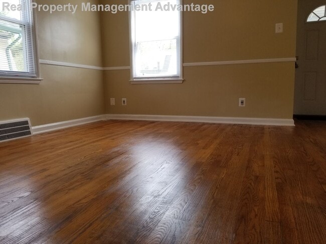 Photo - Meticulously Maintained 2 Bedrooms and 1.5 Bathrooms in Ferndale!