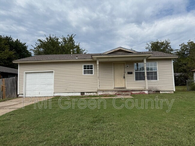 Photo - 321 W 62nd Pl N
