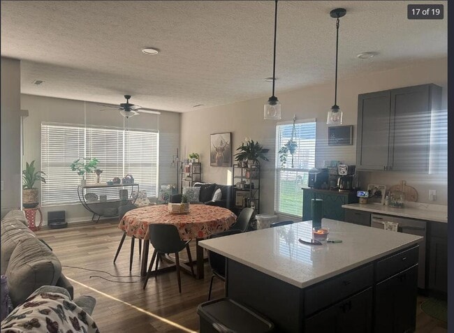 Photo - 566 Rochdale Run