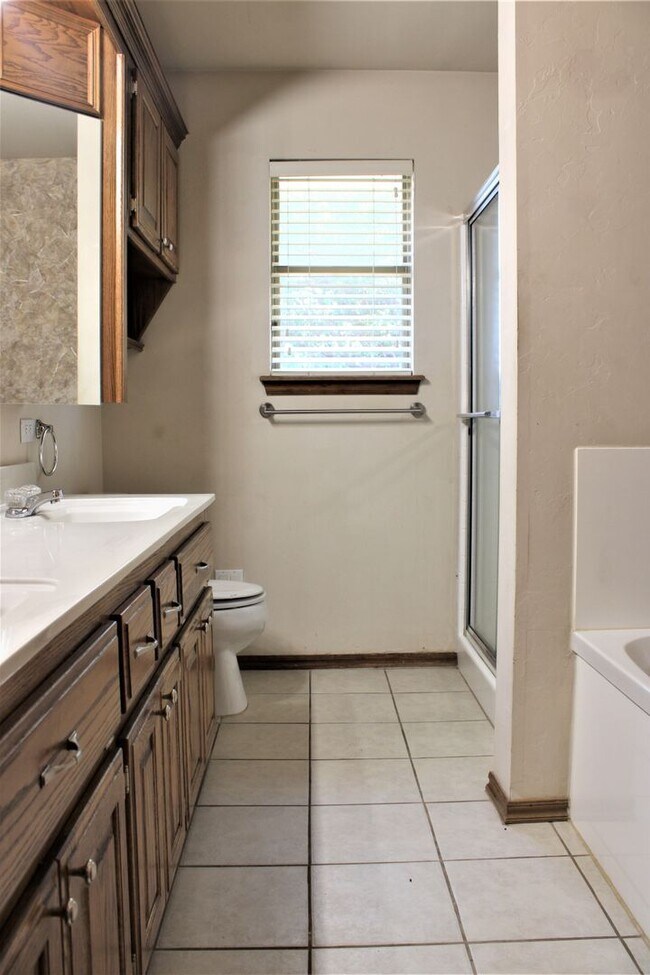 Photo - Very Nice Home In Highly Desired Area In M...