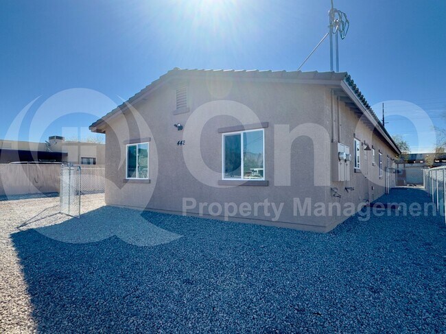 Photo - 442 E Wilcox Dr