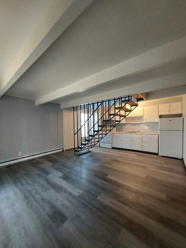 Photo - 197 Buckingham St Unit C