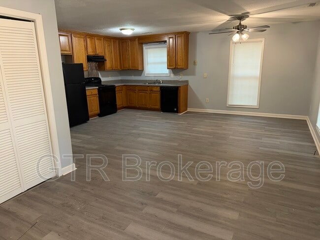 Photo - 1145 Booker Ave SW