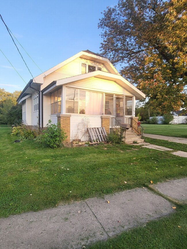 Photo - 543 Morris St House