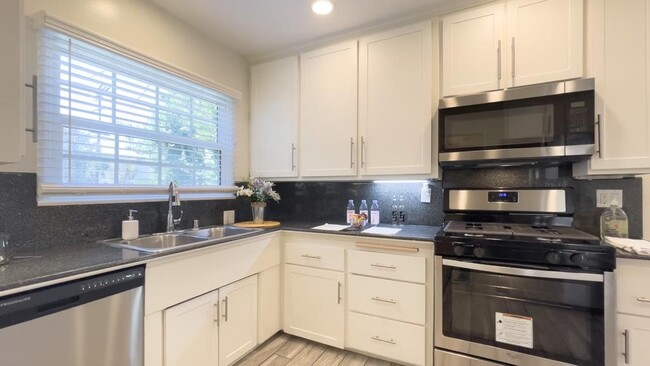 Building Photo - Venus Property Inv. Rental