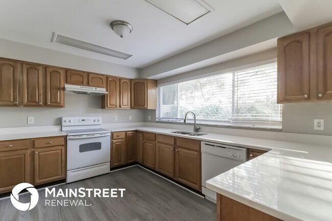 Photo - 512 San Marie Ave