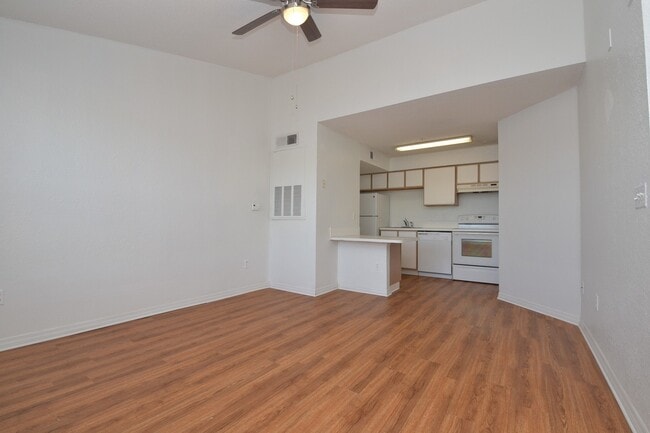 Photo - 1/1 Condo in Villas Del Sol ~ Gated Comm w/ Resort-Style Amenities!