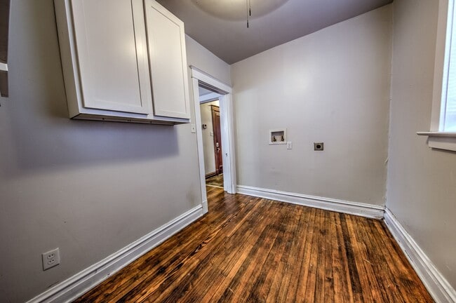 Building Photo - 5231 S Grand Blvd Unit 1F Rental
