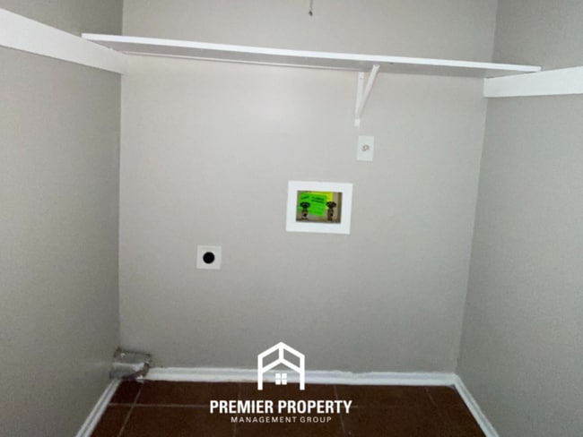 Photo - 4048 Naylor Rd