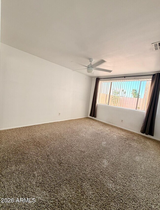 Photo - 820 W 14th St
