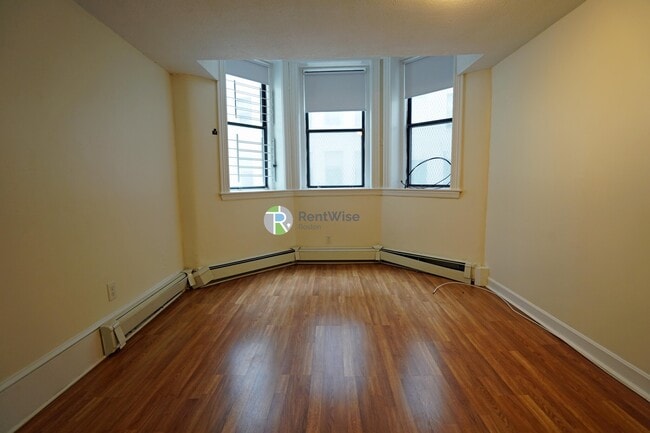 Building Photo - 1160 Commonwealth Ave Unit 0C