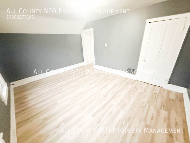 Photo - 682 Sumner St